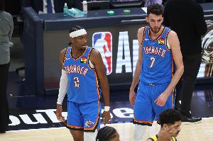 首發(fā)都打卡！SGA中投后雷霆搶斷&切特三分再中 雷霆領(lǐng)先到41分！