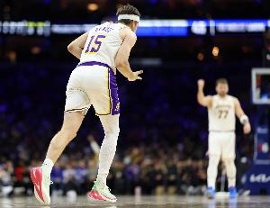 在真正爭(zhēng)的冠球隊(duì) 里夫斯該像吉諾比利打第六人？富保羅：是的