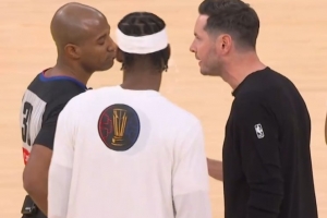 很不滿意！雷迪克怒噴裁判也被吹技犯 送給瓦塞爾1分