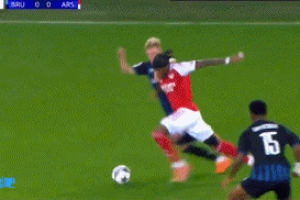 盡顯單打能力！馬杜埃凱一條龍后世界波破門，阿森納1-0領(lǐng)先