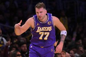 35分5板8助！沃西：東契奇這數(shù)據(jù)沒(méi)人關(guān)注 沒(méi)有真正影響比賽