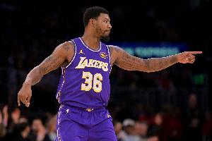 斯瑪特：我慢慢找到了狀態(tài)身體沒(méi)有不適 努力為球隊(duì)注入活力