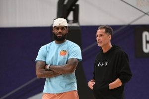 富保羅：湖人沒(méi)有利用好冠軍底蘊(yùn)塑造球隊(duì)文化 而是過(guò)于迎合球星