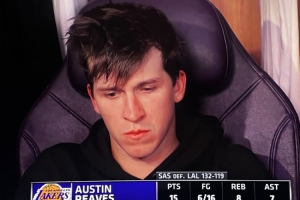 里夫斯：聯(lián)盟天賦異稟的球員太多了 防守需要全隊(duì)五人同心協(xié)力