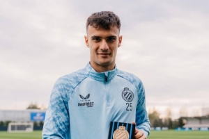 比利時記者：斯坦科維奇的表現(xiàn)超出隊友水平，國米加入回購很明智