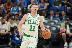 穩(wěn)定輸出！普理查德半場8中4拿到11分2板4助