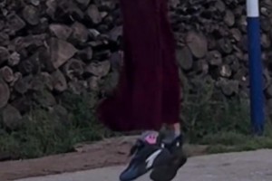 臥槽！麥基在澳洲NBL直接化身奧尼爾啊，在內(nèi)線無情碾壓隔扣